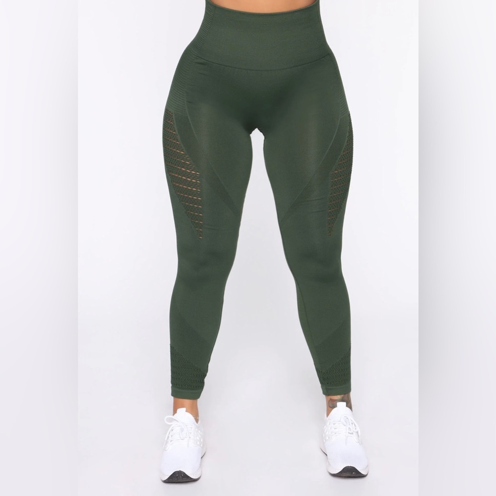 NWOT! FASHION NOVA Olive Green Breaking Records Leggings in Infinity Seamless
